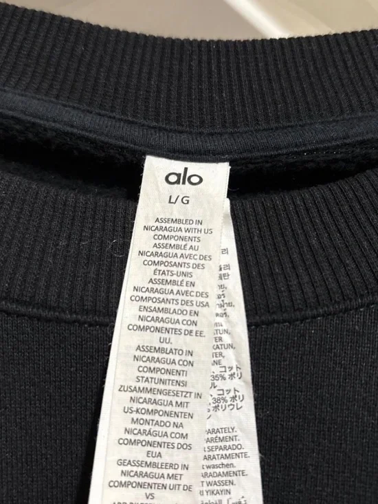 ALO Yoga Accolade Crew Neck Pullover in Black size Large - Picture 2 of 4